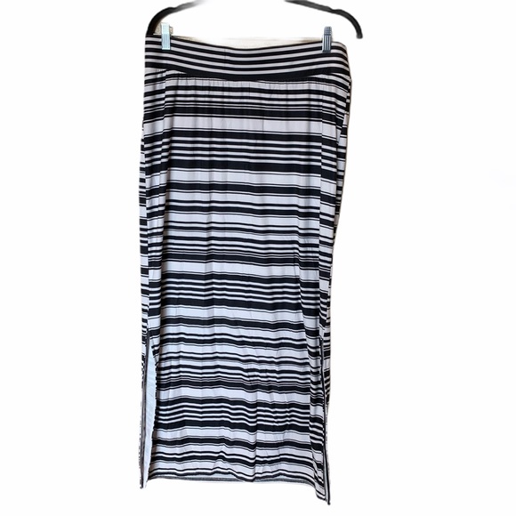 Maurices black and white maxi skirt size large - Picture 2 of 3